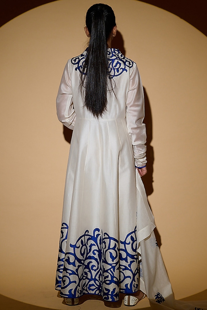 Ivory Embroidered Wedding Anarkali Set by Taika By Poonam Bhagat at Pernia's Pop Up Shop