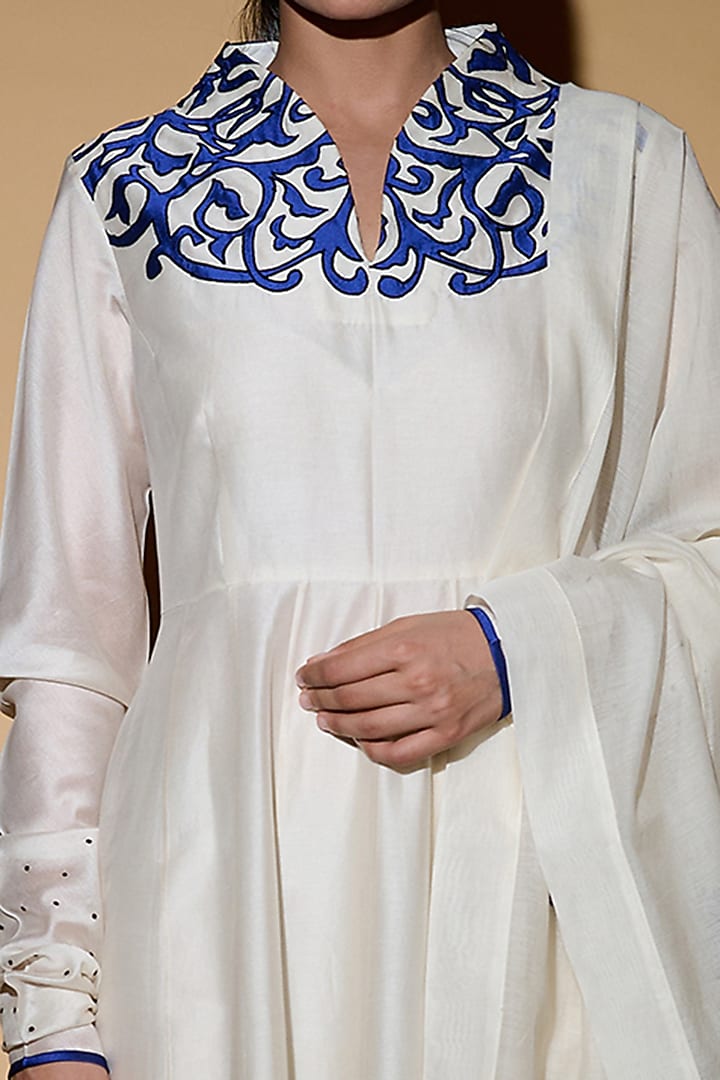 Ivory Embroidered Wedding Anarkali Set by Taika By Poonam Bhagat at Pernia's Pop Up Shop