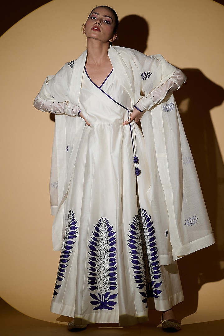 Ivory Wedding Anarkali Set With Embroidery by Taika By Poonam Bhagat at Pernia's Pop Up Shop