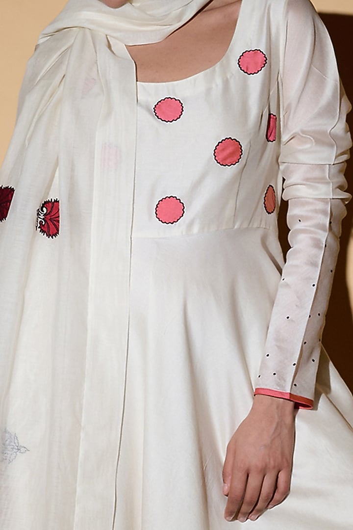 Ivory Wedding Anarkali Set With Applique Embroidery by Taika By Poonam Bhagat at Pernia's Pop Up Shop