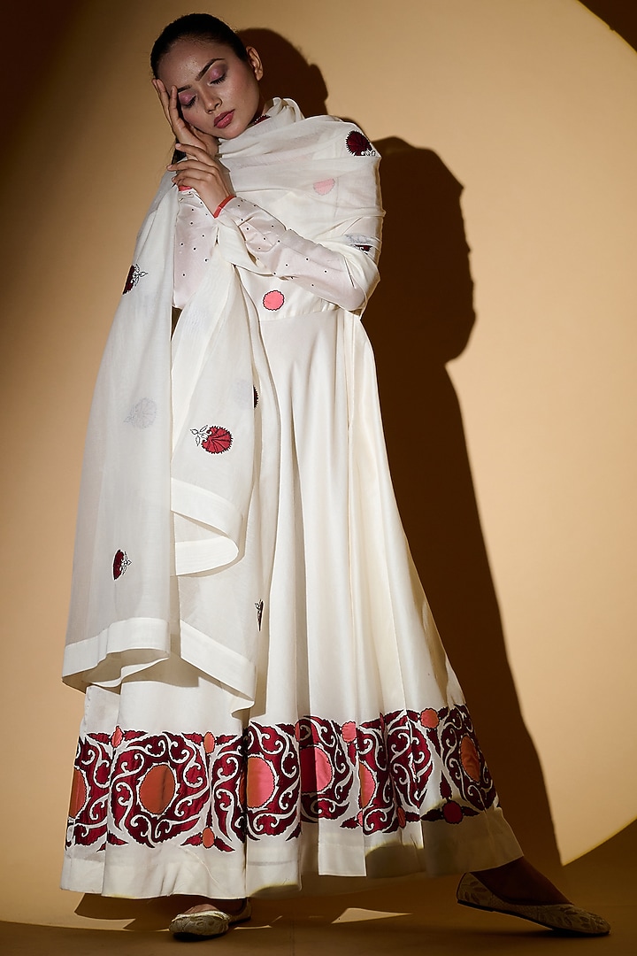 Ivory Wedding Anarkali Set With Applique Embroidery by Taika By Poonam Bhagat at Pernia's Pop Up Shop
