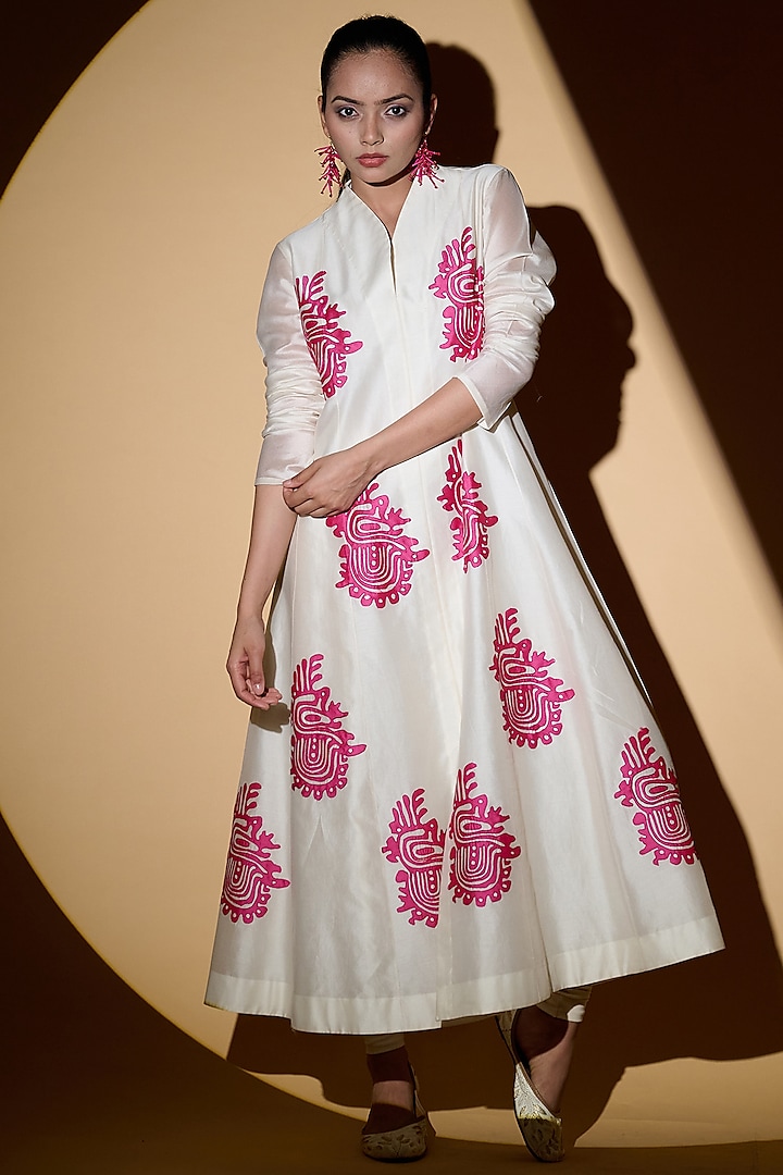 Ivory Chanderi Anarkali Set With Embroidery by Taika By Poonam Bhagat