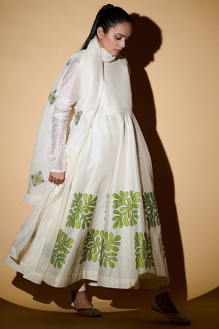 Ivory Applique Embroidered Wedding Anarkali Set by Taika By Poonam Bhagat at Pernia's Pop Up Shop