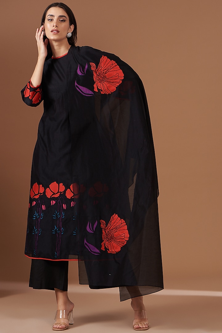 Black Chanderi Kurta Set by TAIKA by Poonam Bhagat at Pernia's Pop Up Shop