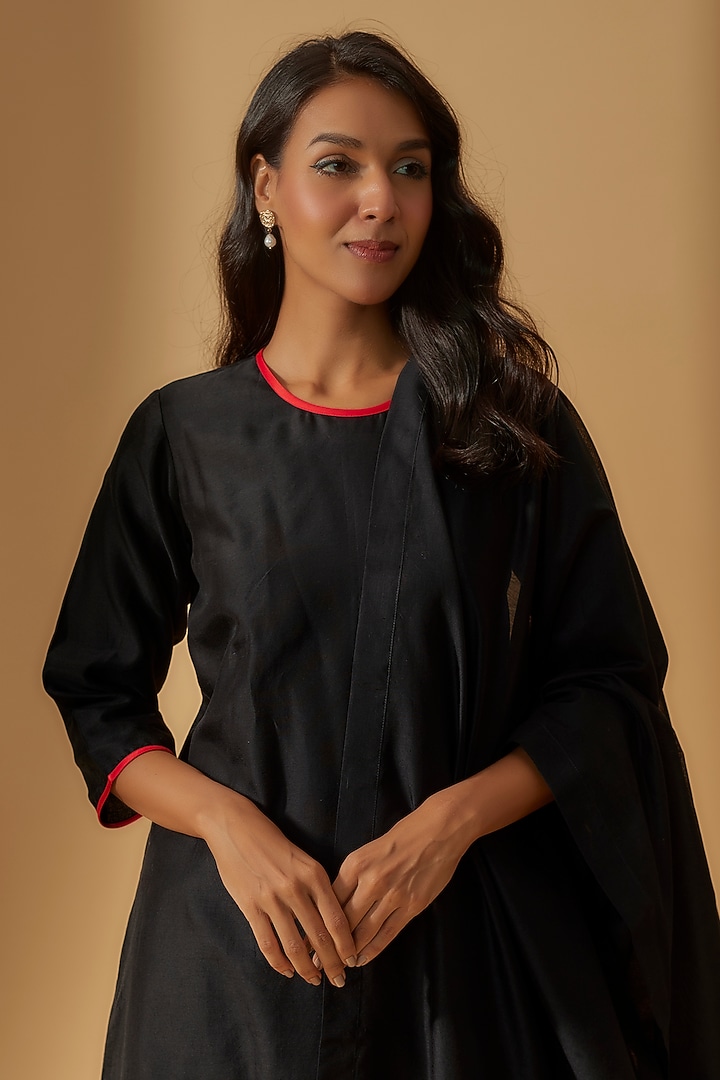 Black Chanderi Embroidered Party Wear Anarkali Set by Taika By Poonam Bhagat at Pernia's Pop Up Shop