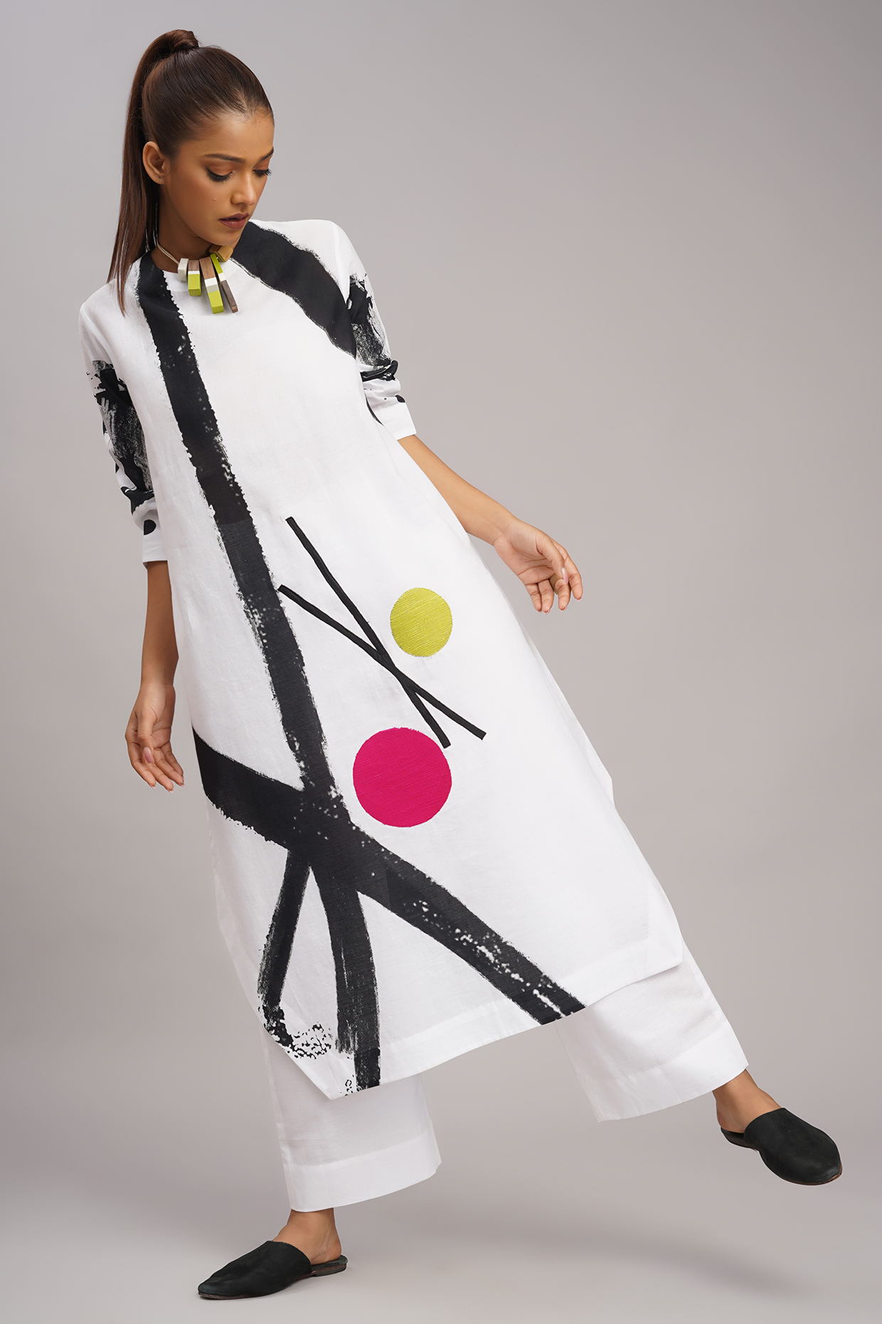 White Linen Printed & Machine Embroidered Tunic Set by Taika By Poonam Bhagat at Pernia's Pop Up Shop