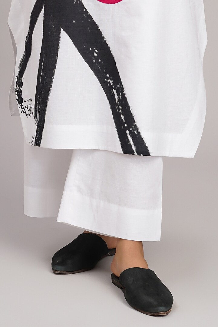 White Linen Printed & Machine Embroidered Tunic Set by Taika By Poonam Bhagat at Pernia's Pop Up Shop
