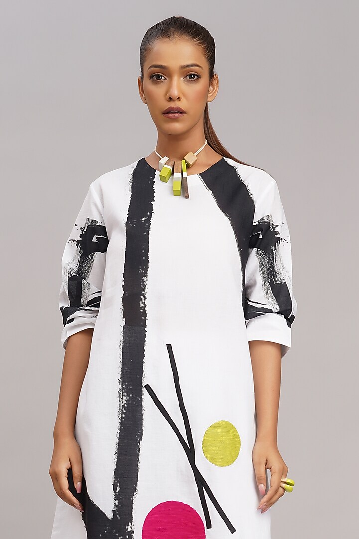 White Linen Printed & Machine Embroidered Tunic Set by Taika By Poonam Bhagat at Pernia's Pop Up Shop