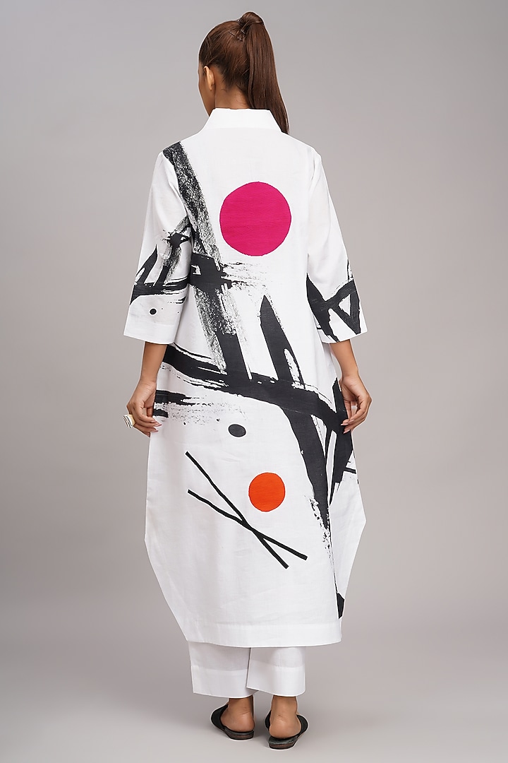 White Linen Printed & Machine Embroidered Tunic Set by Taika By Poonam Bhagat at Pernia's Pop Up Shop