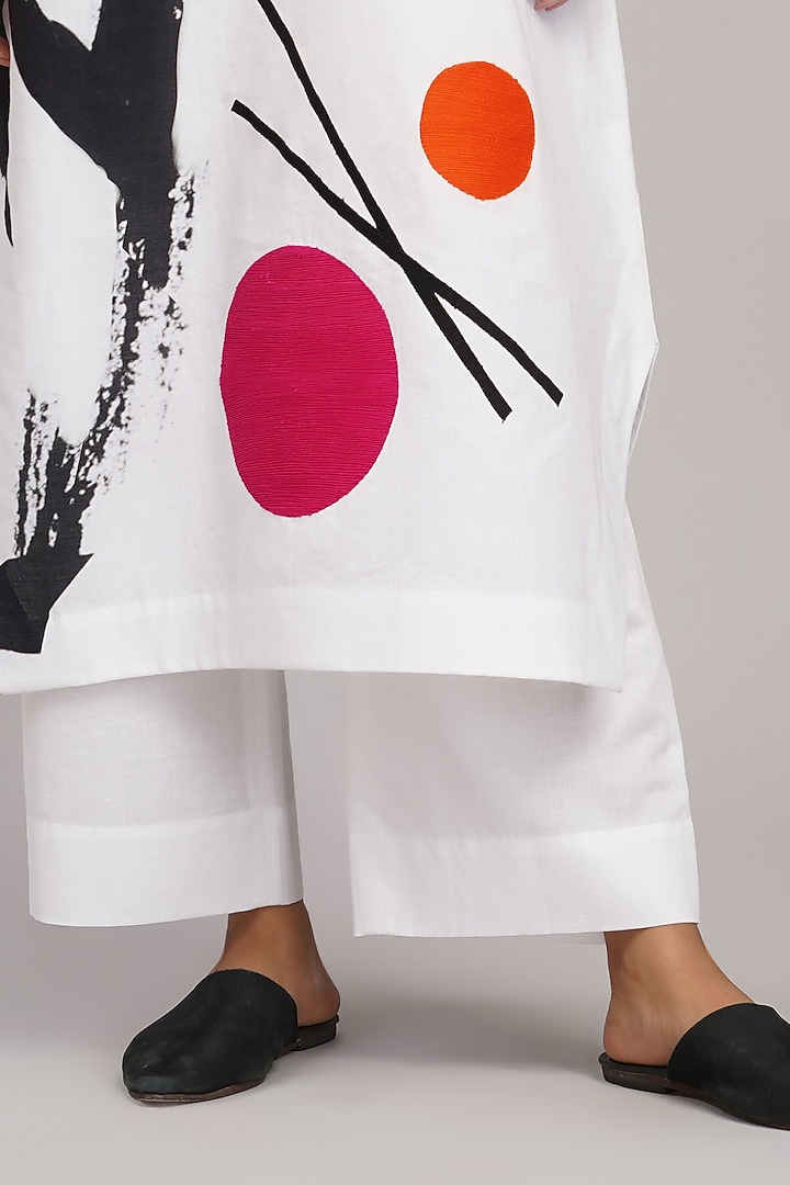 White Linen Printed & Machine Embroidered Tunic Set by Taika By Poonam Bhagat at Pernia's Pop Up Shop