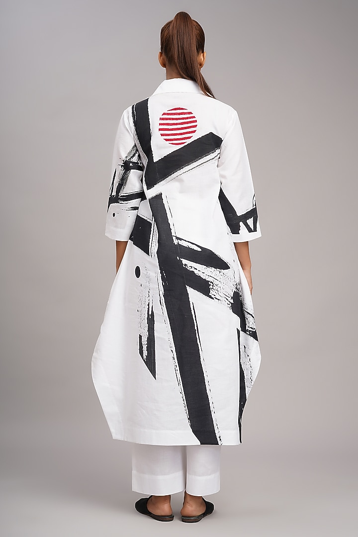 White Linen Printed & Machine Embroidered Tunic Set by Taika By Poonam Bhagat at Pernia's Pop Up Shop