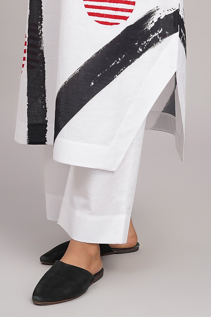 White Linen Printed & Machine Embroidered Tunic Set by Taika By Poonam Bhagat at Pernia's Pop Up Shop