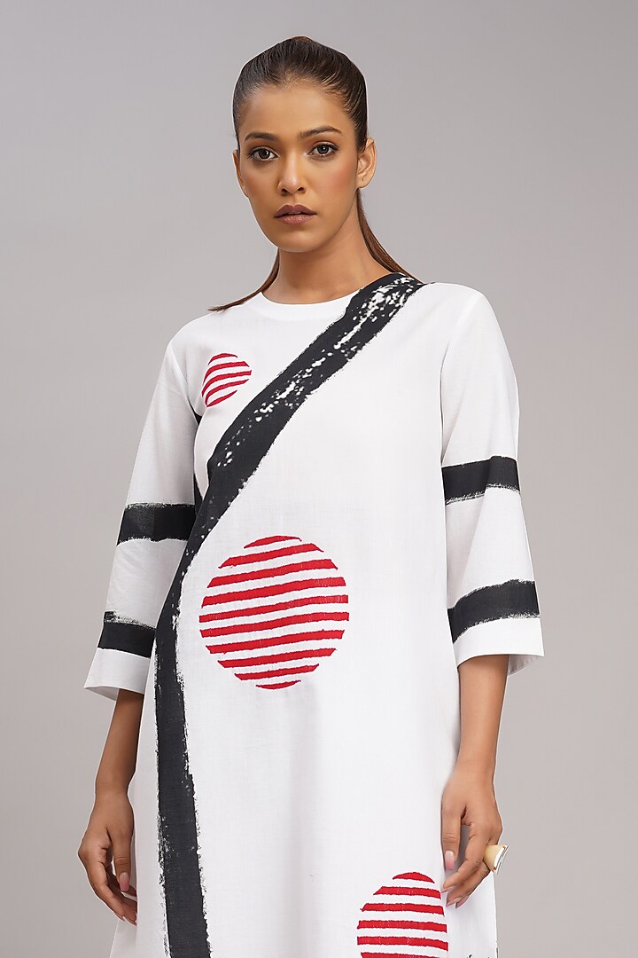 White Linen Printed & Machine Embroidered Tunic Set by Taika By Poonam Bhagat at Pernia's Pop Up Shop