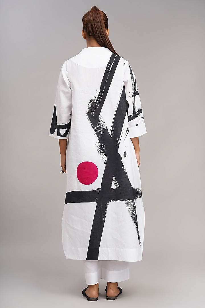 White Linen Printed & Machine Embroidered Tunic Set by Taika By Poonam Bhagat at Pernia's Pop Up Shop