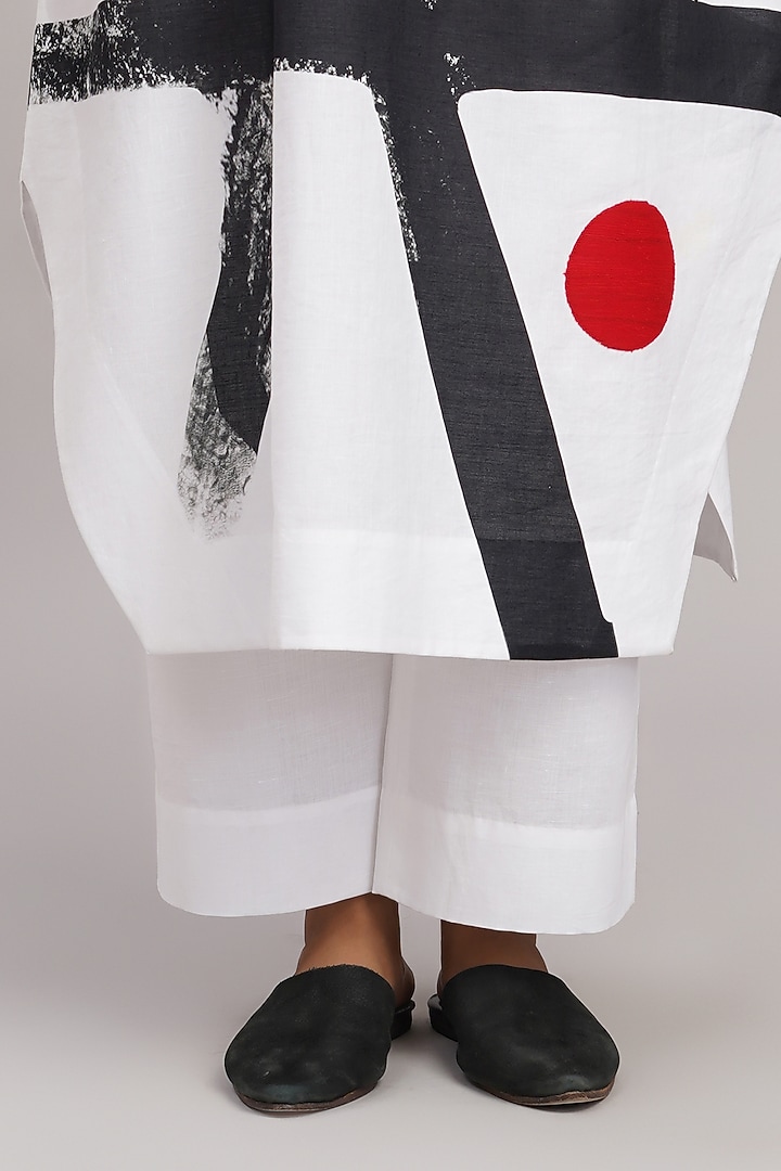 White Linen Printed & Machine Embroidered Tunic Set by Taika By Poonam Bhagat at Pernia's Pop Up Shop