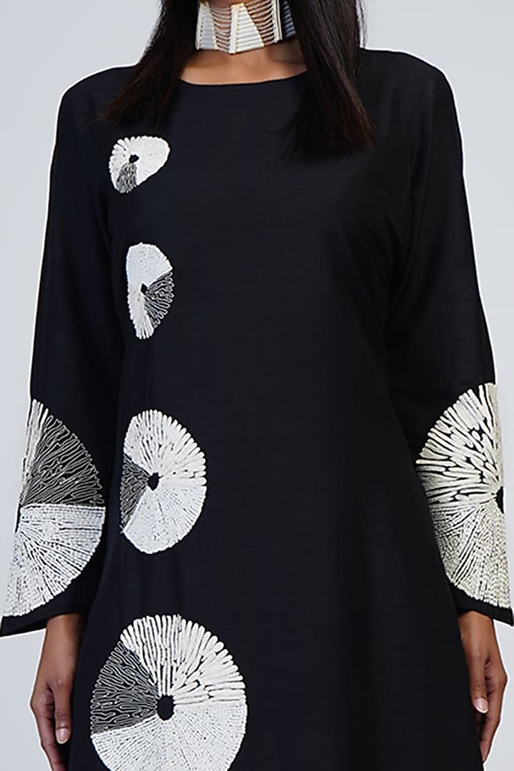 Black Embroidered Tunic Set by Taika By Poonam Bhagat at Pernia's Pop Up Shop
