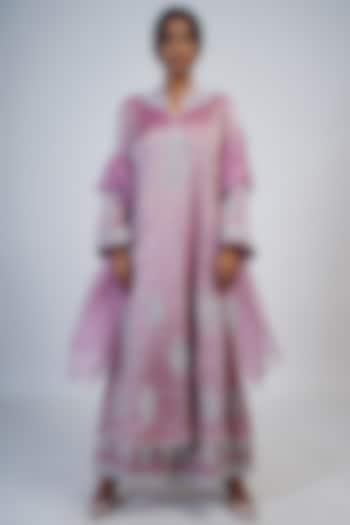 Lilac Rose Embroidered Kurta Set by Taika By Poonam Bhagat