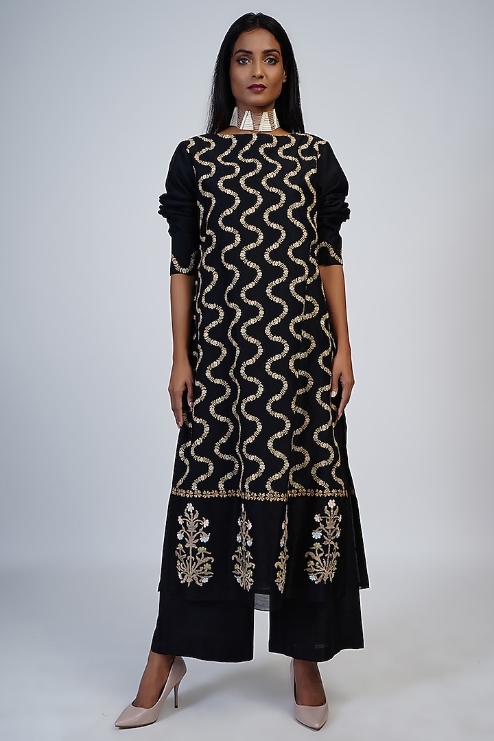 Black Floral Embroidered A-Line Kurta Set by Taika By Poonam Bhagat