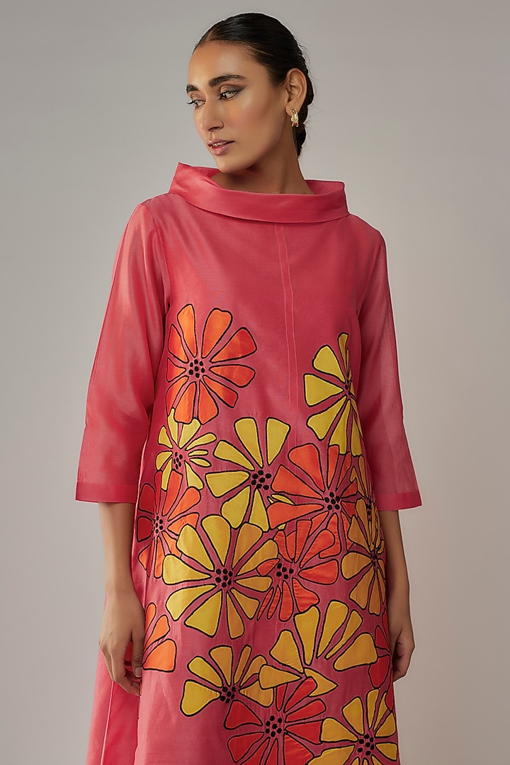 Pink Chanderi Applique Floral Tunic Set by Taika By Poonam Bhagat at Pernia's Pop Up Shop