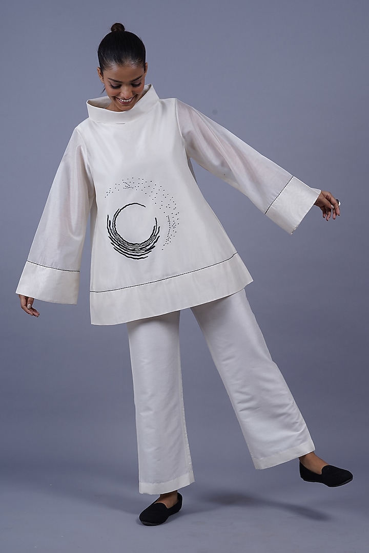 Ivory Chanderi Machine Embroidered Top by Taika By Poonam Bhagat at Pernia's Pop Up Shop