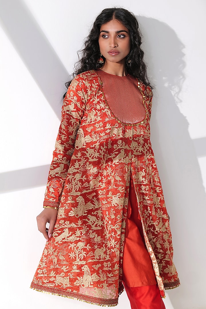 Red Pure Silk Organza Embroidered Kurta Set by Taisha at Pernia's Pop Up Shop