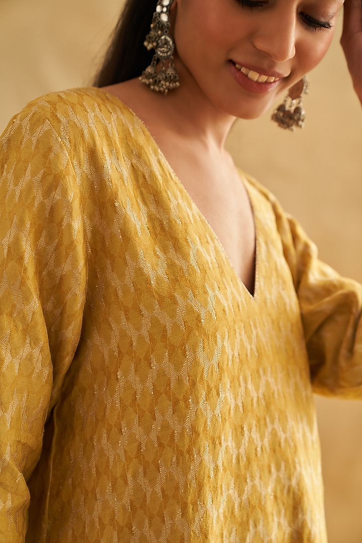 Yellow Pure Katan Silk Embroidered Kurta Set by Taisha at Pernia's Pop Up Shop