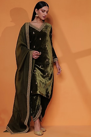 Forest Green Pure Silk Velvet Embroidered Kurta Set by Taisha