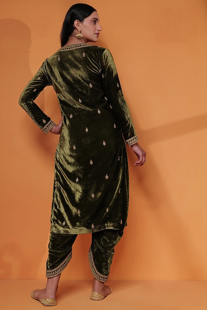 Forest Green Pure Silk Velvet Embroidered Kurta Set by Taisha at Pernia's Pop Up Shop