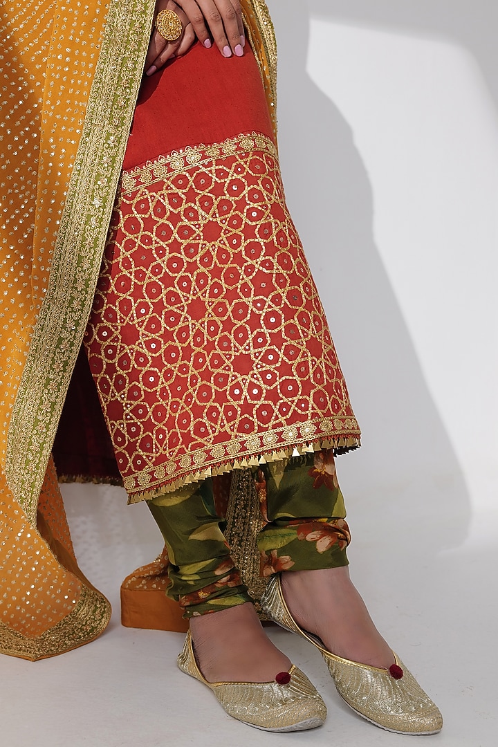 Red Cotton Embroidered Handwoven Kurta Set by Taisha at Pernia's Pop Up Shop