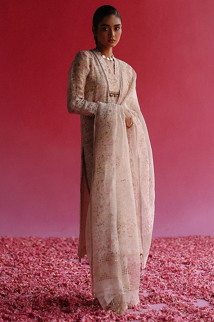 Pink Handloom Pure Linen Silk Kurta Set by Taisha at Pernia's Pop Up Shop