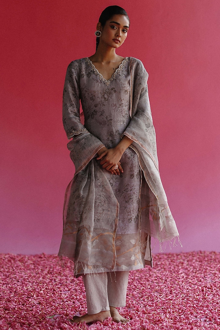 Grey Handloom Pure Linen Silk Kurta Set by Taisha at Pernia's Pop Up Shop