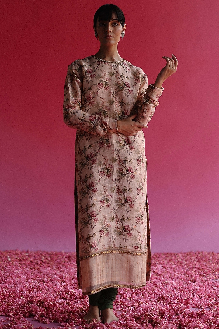 Pink Handloom Pure Linen Silk Kurta Set by Taisha at Pernia's Pop Up Shop