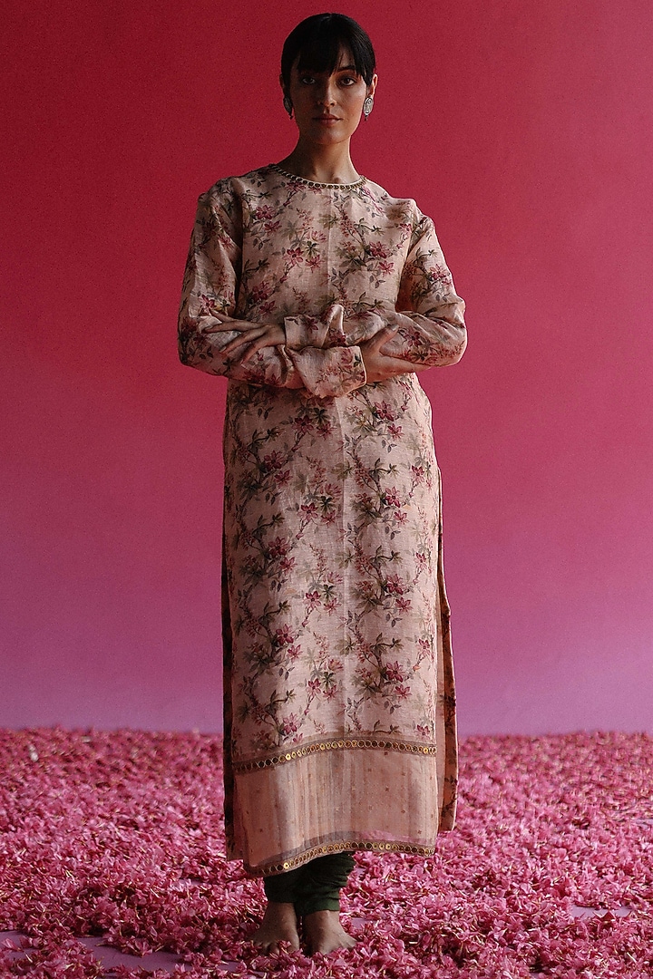 Pink Handloom Pure Linen Silk Kurta Set by Taisha at Pernia's Pop Up Shop