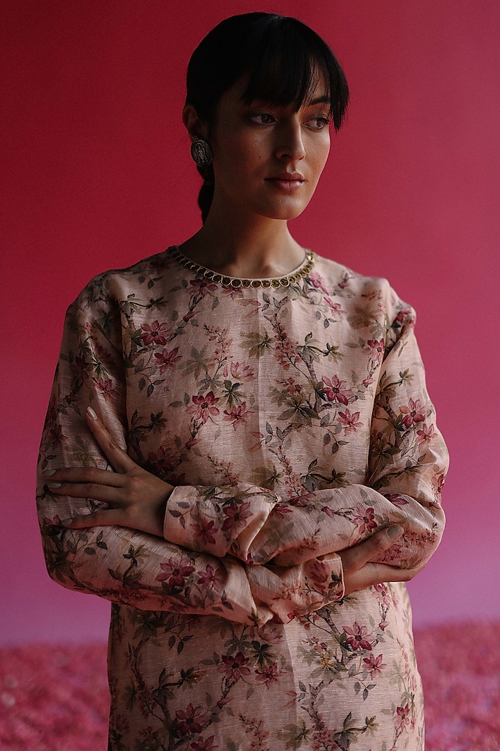 Pink Handloom Pure Linen Silk Kurta Set by Taisha at Pernia's Pop Up Shop