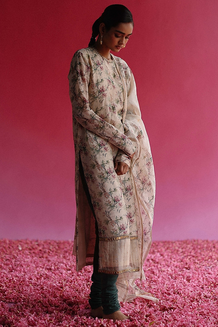 White Handloom Pure Linen Silk Kurta Set by Taisha at Pernia's Pop Up Shop