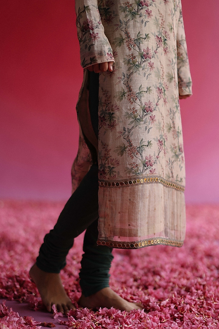 White Handloom Pure Linen Silk Kurta Set by Taisha at Pernia's Pop Up Shop
