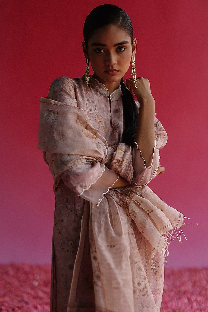 Pink Handloom Pure Linen Silk Kurta Set by Taisha at Pernia's Pop Up Shop