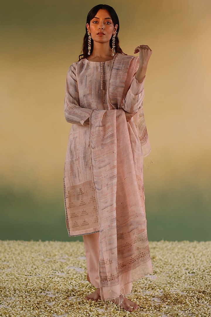 Pink Handloom Pure Linen Silk Kurta Set by Taisha at Pernia's Pop Up Shop