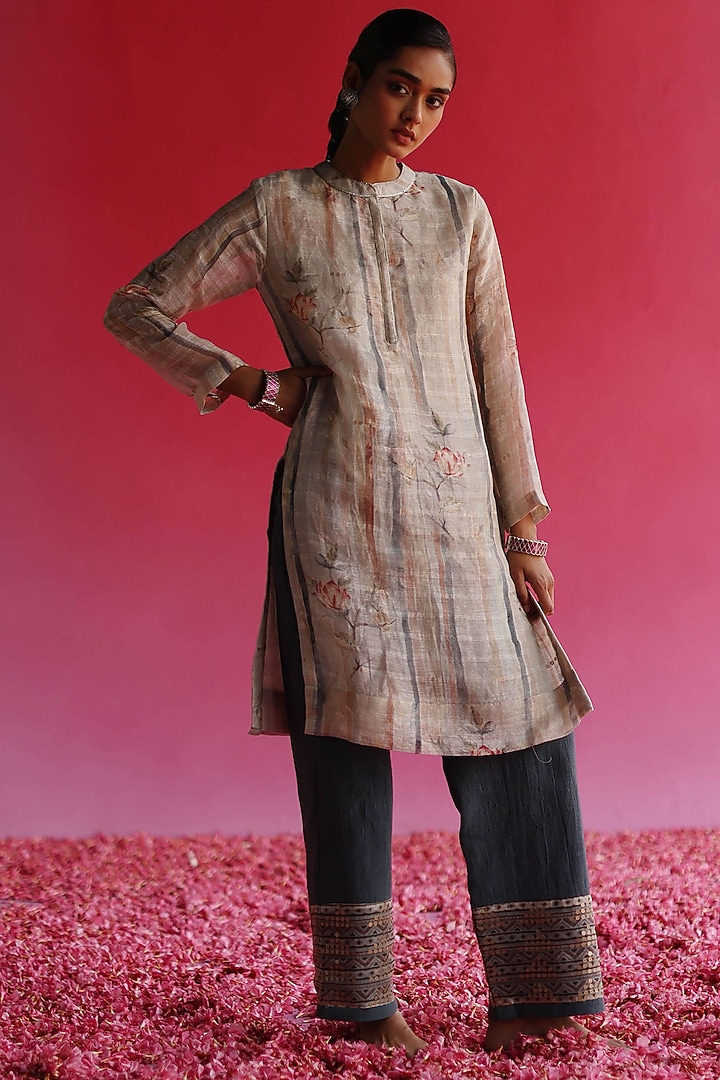 Cream Handloom Pure Linen Silk Kurta Set by Taisha at Pernia's Pop Up Shop