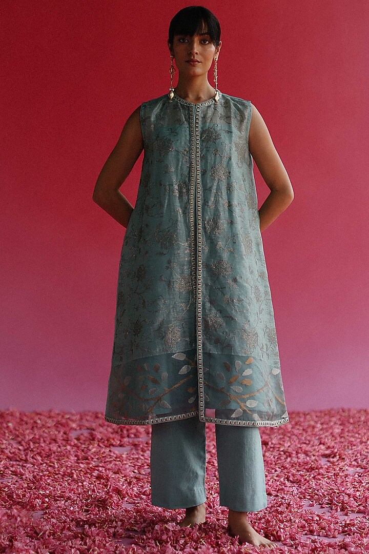 Blue Handloom Pure Linen Silk Kurta Set by Taisha at Pernia's Pop Up Shop