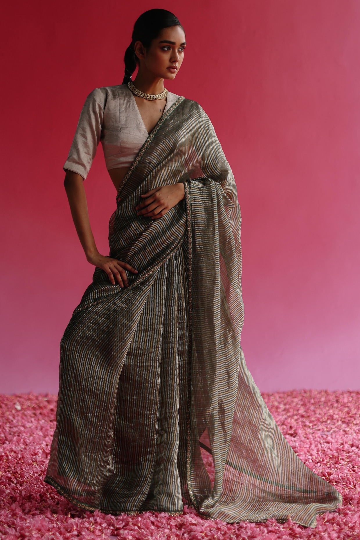 Buy Classic Gold with Silver & Pink Zari Tissue Saree: Embodiment of grace.  Online - Ciceroni