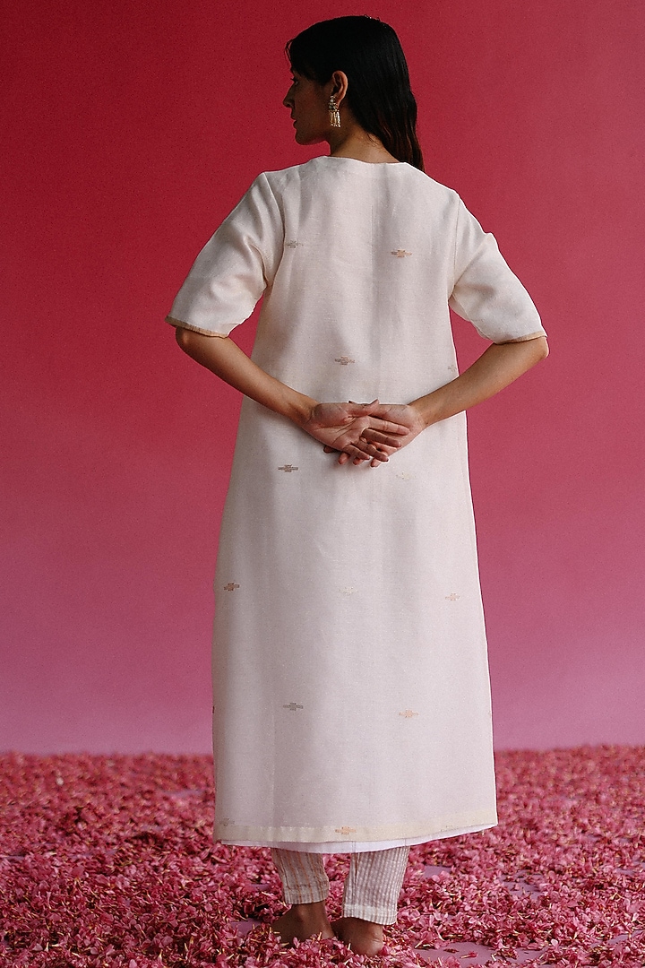 Off-White Handloom Pure Linen Silk Kurta Set by Taisha at Pernia's Pop Up Shop