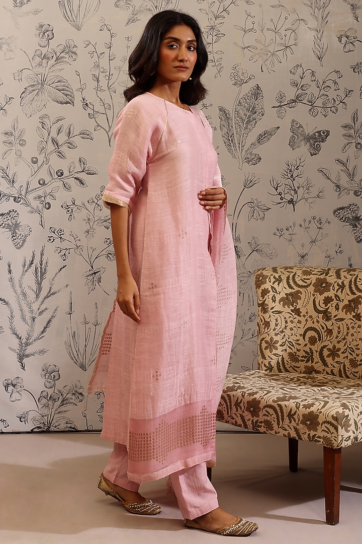 Pink Pure Linen Sequins Work Woven Kurta Set by Taisha at Pernia's Pop Up Shop