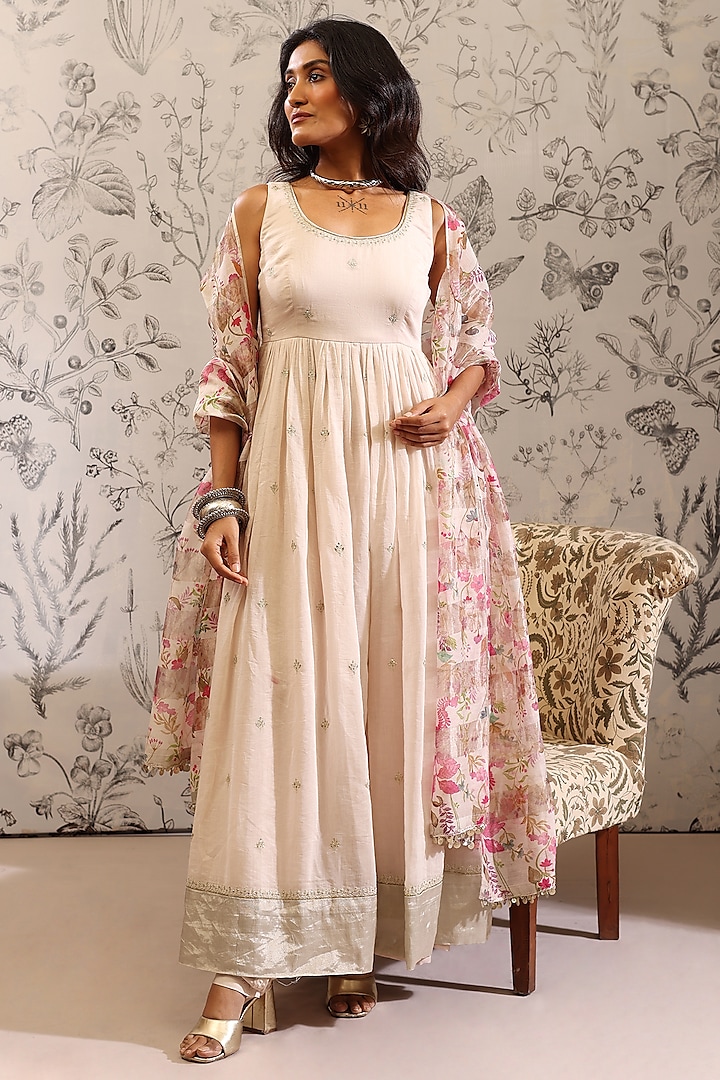 White Malai Chanderi Zari Embroidered Party Wear Anarkali Set by Taisha at Pernia's Pop Up Shop