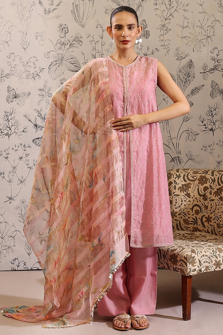Pink Malai Chanderi Kurta Set by Taisha at Pernia's Pop Up Shop