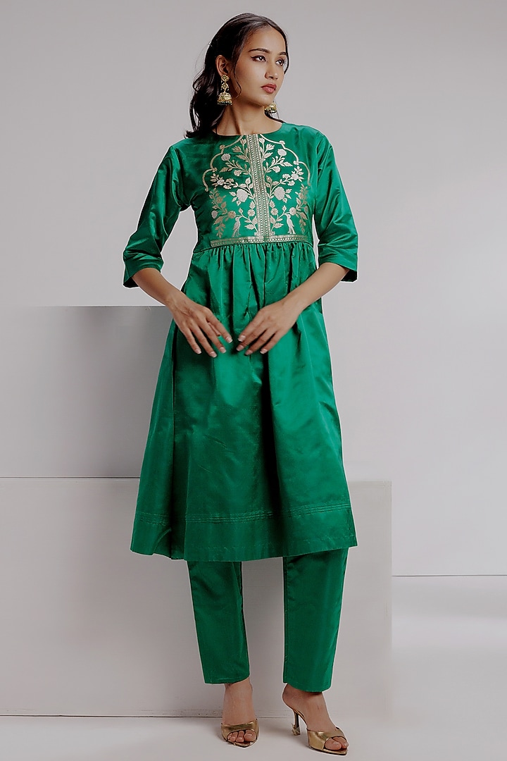 Green Pure Katan Silk Zari Work Kurta Set by Taisha at Pernia's Pop Up Shop