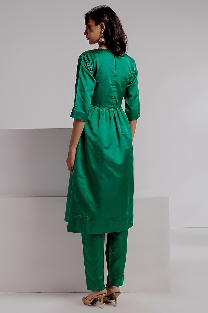 Green Pure Katan Silk Zari Work Kurta Set by Taisha at Pernia's Pop Up Shop