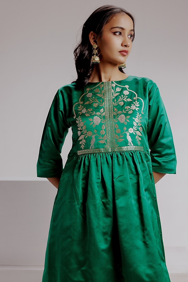 Green Pure Katan Silk Zari Work Kurta Set by Taisha at Pernia's Pop Up Shop