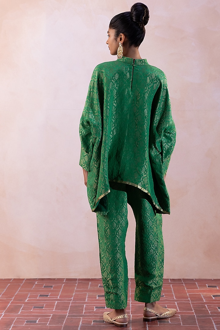 Green Pure Bengaluru Silk Georgette Co-Ord Set by Taisha at Pernia's Pop Up Shop