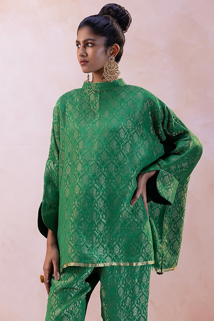 Green Pure Bengaluru Silk Georgette Co-Ord Set by Taisha at Pernia's Pop Up Shop